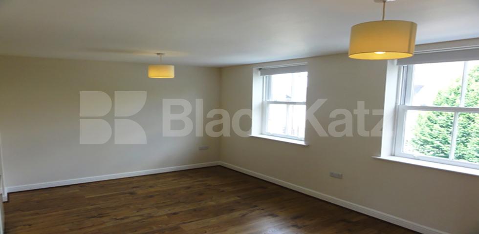 			NEW INSTRUCTION! , Studio Apartment, 1 bath, 1 reception Studio			 Chalton Street, CAMDEN